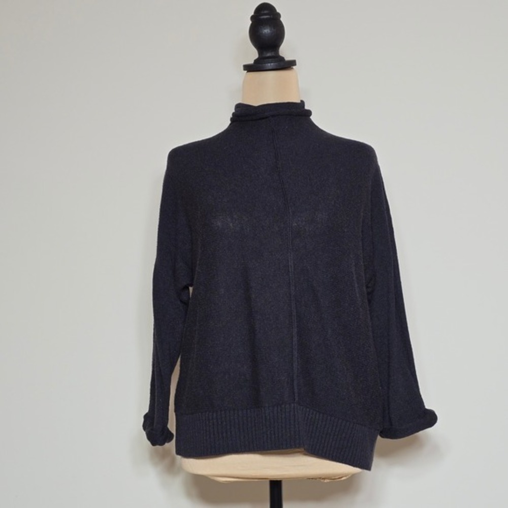 n:Philanthropy "Black Cat" Back-Zip Mock Neck Sweater –‎ Size M